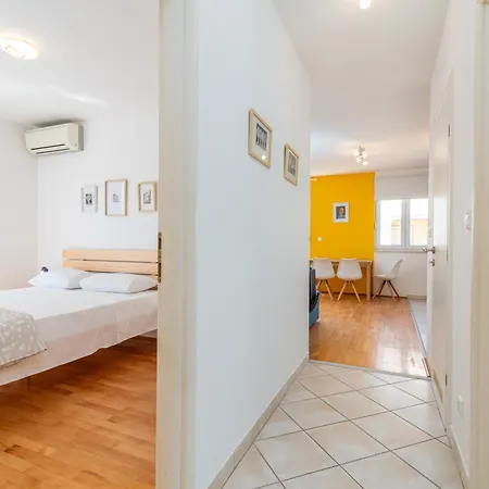 Apartment With Parking Space - 25406