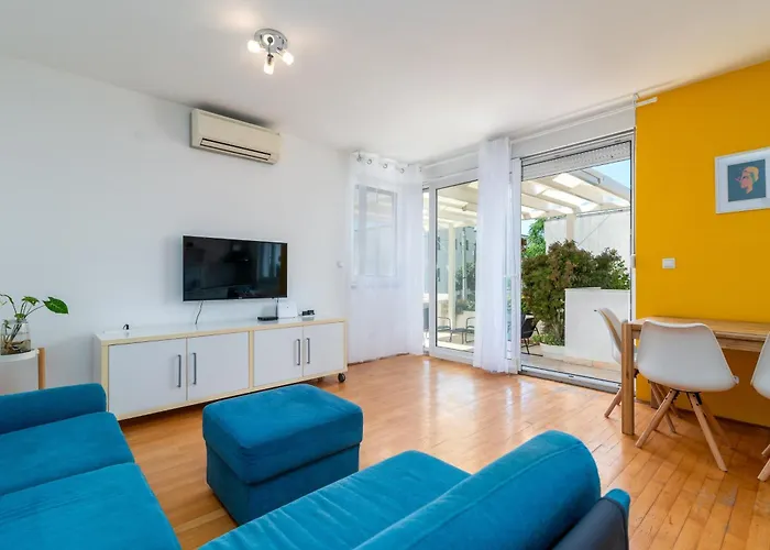 Apartment With Parking Space - 25406 *