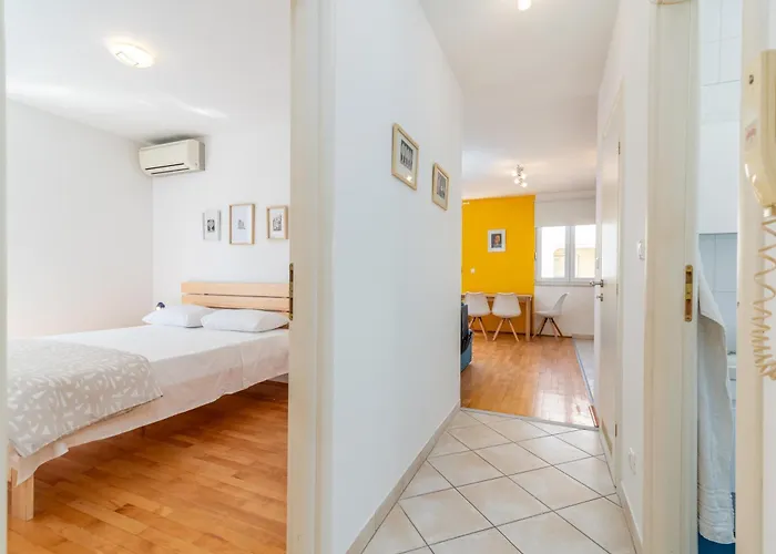 Apartment With Parking Space - 25406